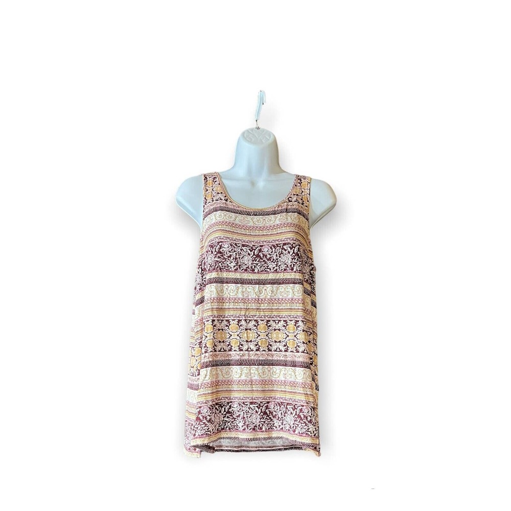 Olive and Oak Tank Top Womens Size Medium M Sleeveless Blouse Geometric Pattern